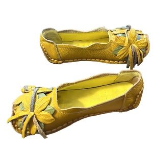 SOCOFY Woman’s Leather Flex Slip On Floral Shoes Yellow Mustard Size 240/ 7.5